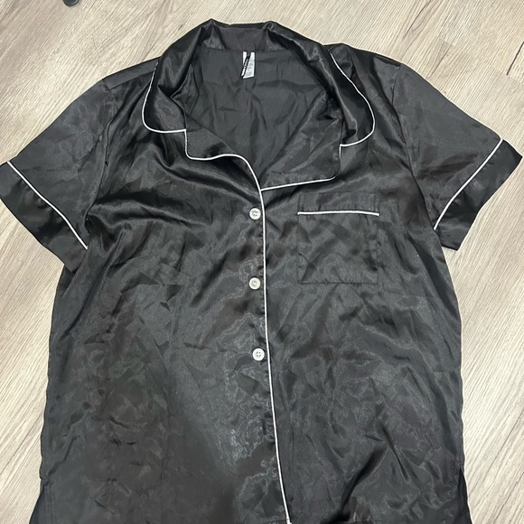 Fashion Nova Black Satin Pajama Set - Picture 2 of 4